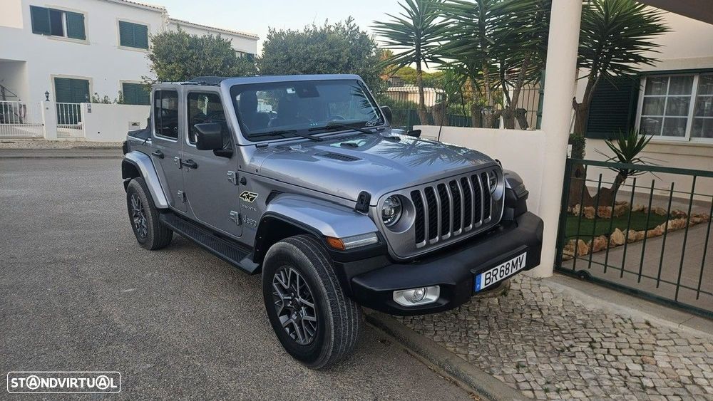 Jeep Wrangler Unlimited - 2