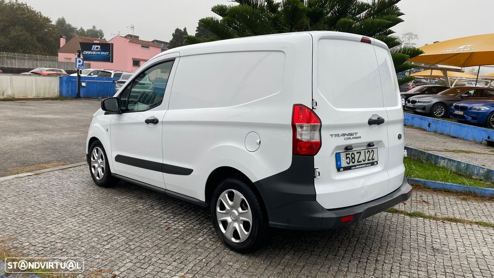 Ford Transit Courier - 13