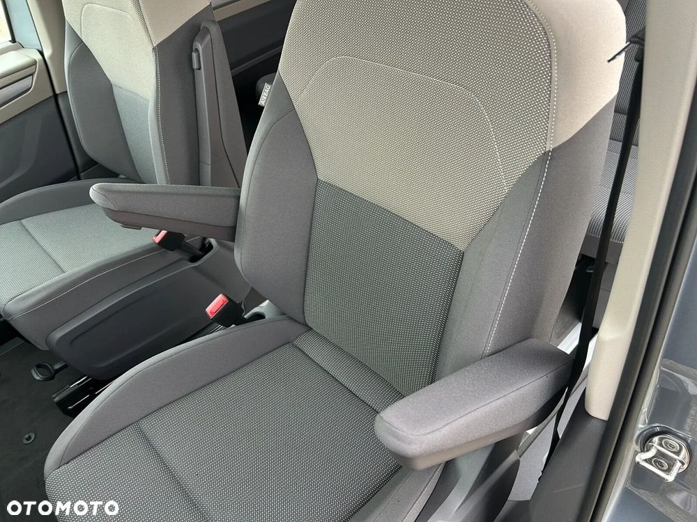Volkswagen Multivan - 15