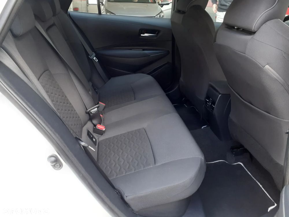 Toyota Corolla - 33