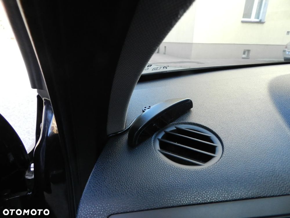 Opel Astra III GTC 1.4 Cosmo - 21