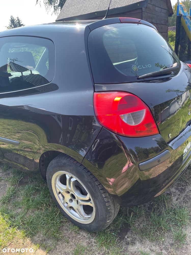 Renault Clio - 6