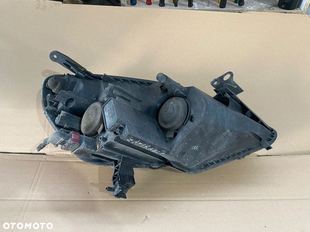 LAMPA LEWA PRZÓD PRZEDNIA OPEL ZAFIRA B EUROPA - 2