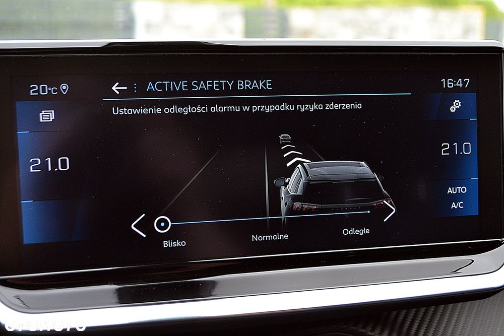 Peugeot 2008 BlueHDi 130 EAT8 Allure - 22