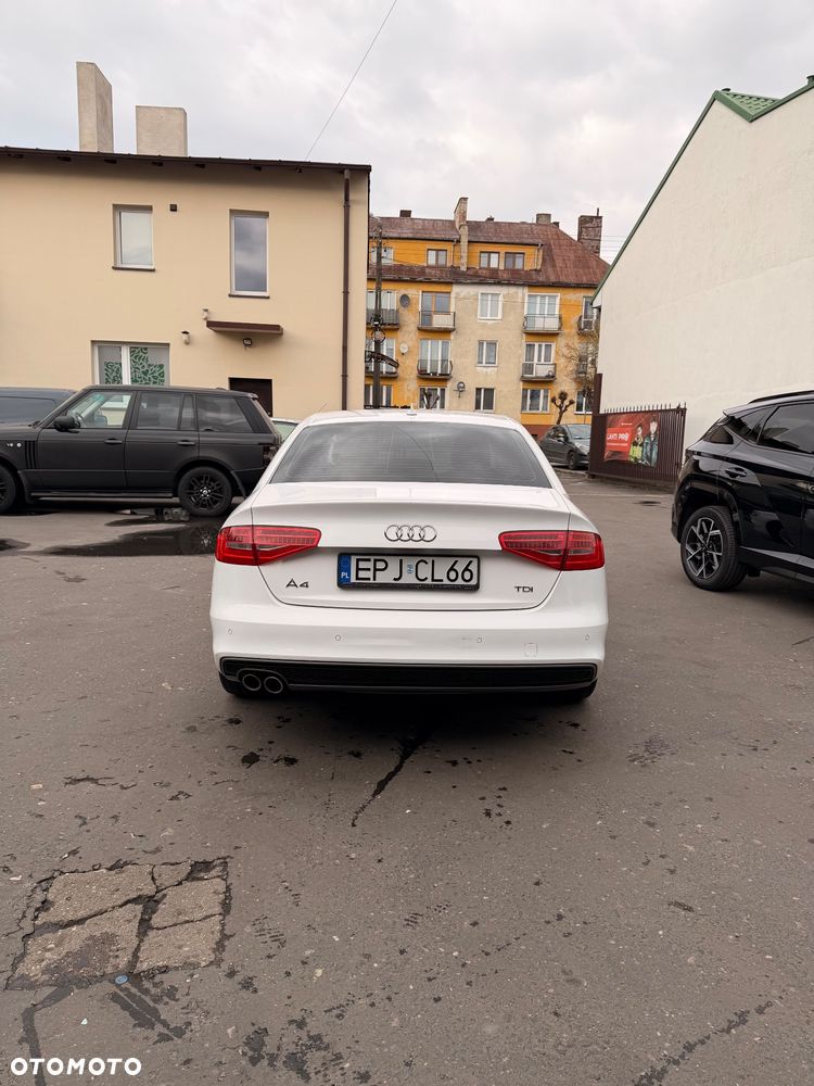 Audi A4 Limousine - 11