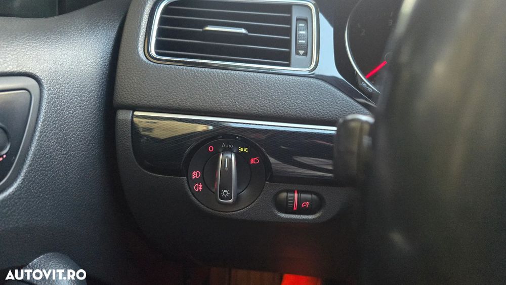 Volkswagen Jetta 2.0 TDI DSG Highline - 15