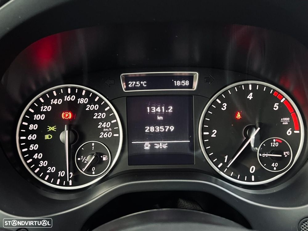 Mercedes-Benz A 180 d Urban - 24