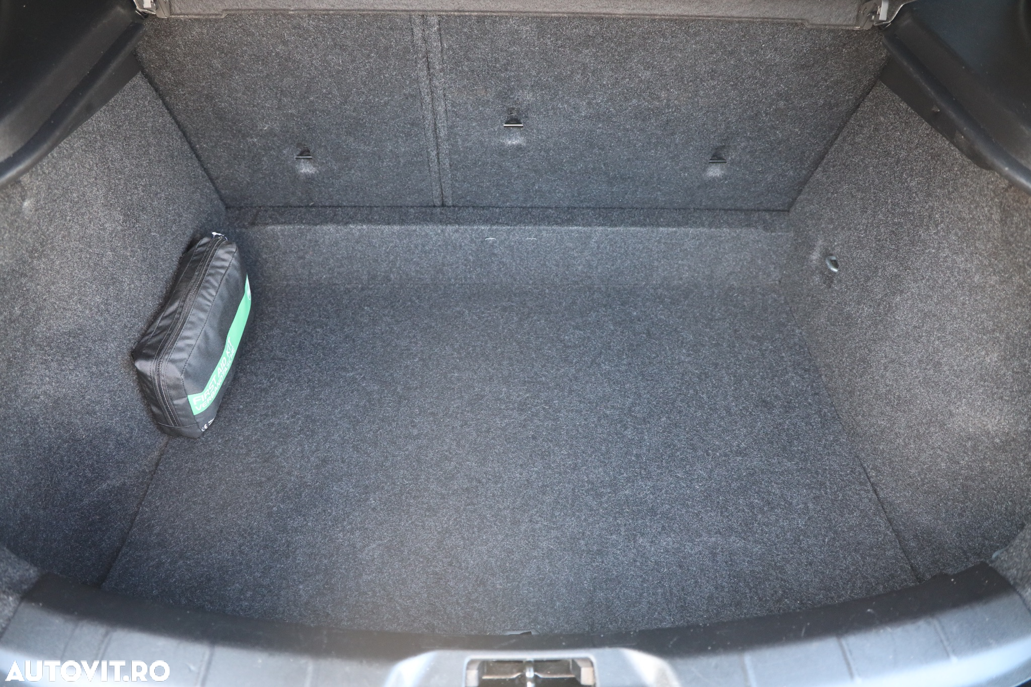 Volvo V40 D2 - 27