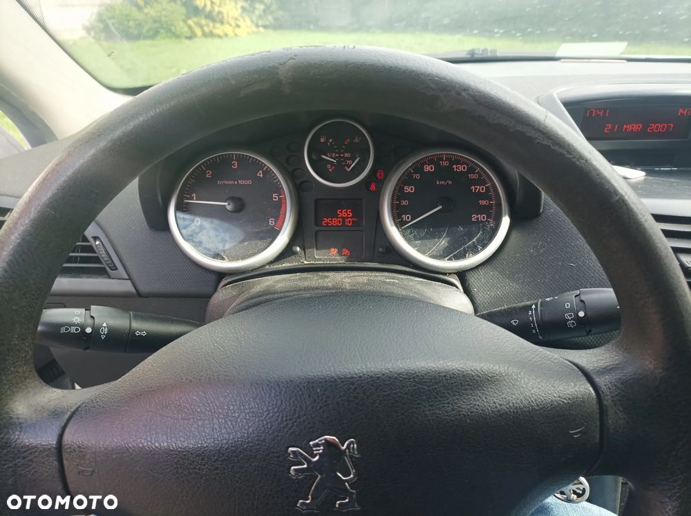 Peugeot 207 1.4 HDi Presence - 2