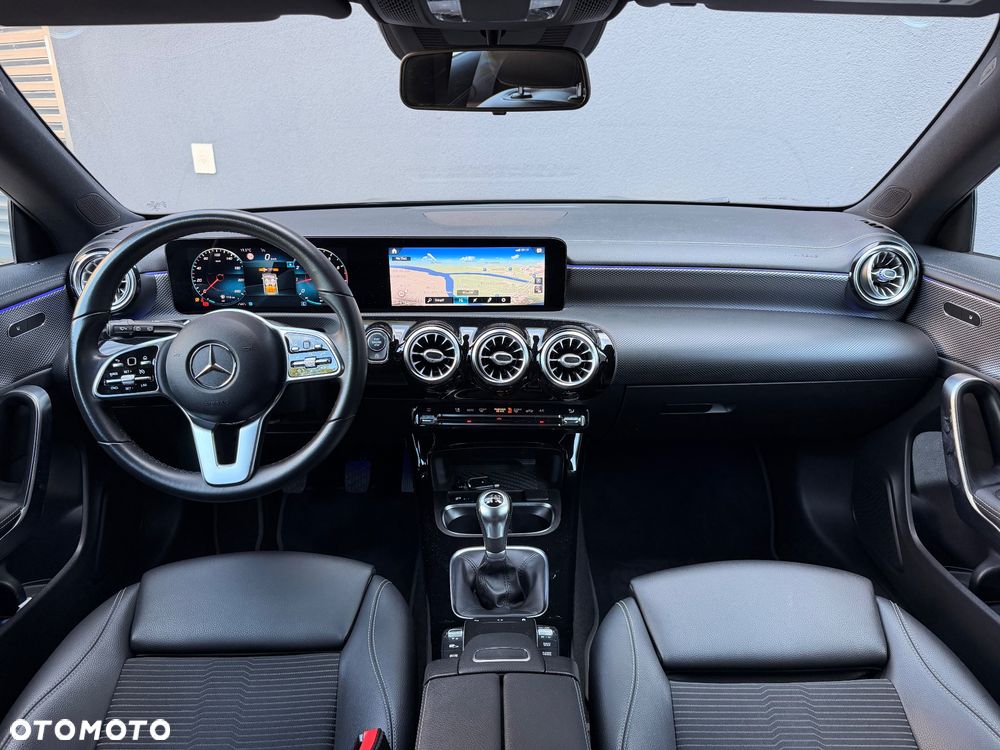 Mercedes-Benz CLA 180 - 11