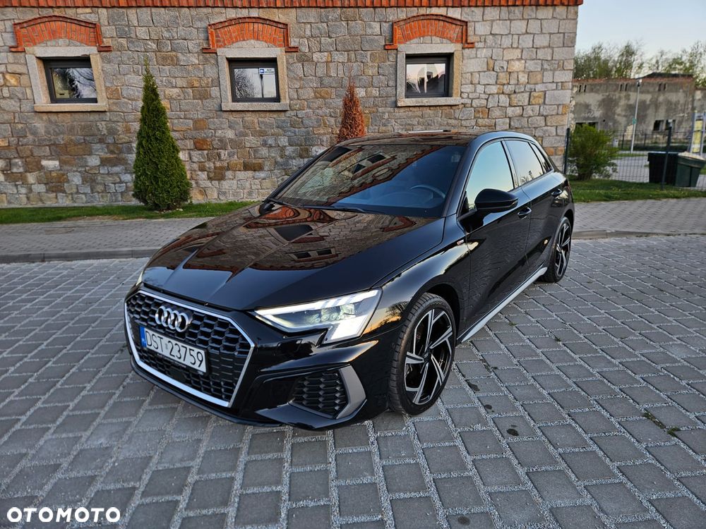 Audi A3 Sportback - 1