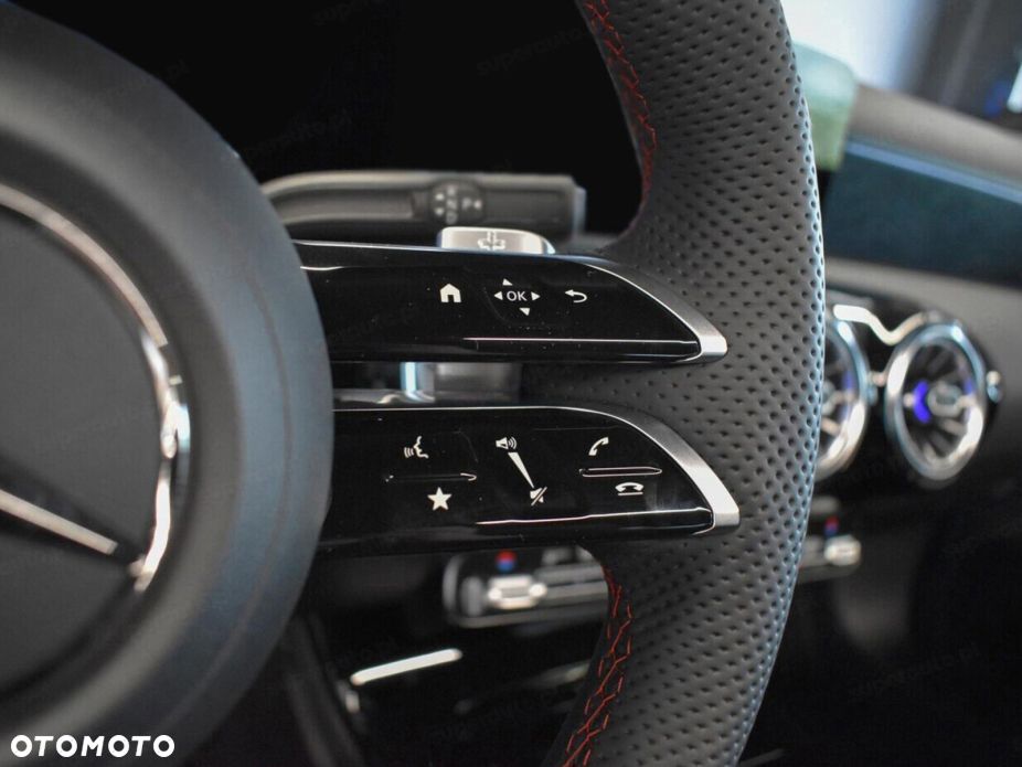 Mercedes-Benz Klasa A 220 4-Matic AMG Line 8G-DCT - 13