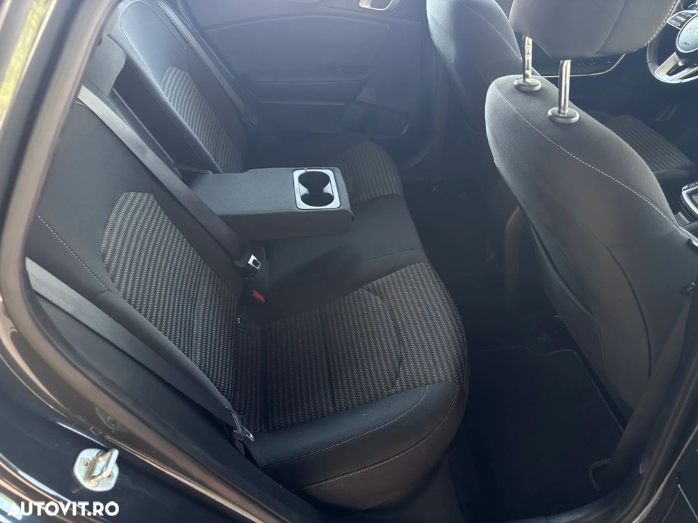 Kia Ceed - 34