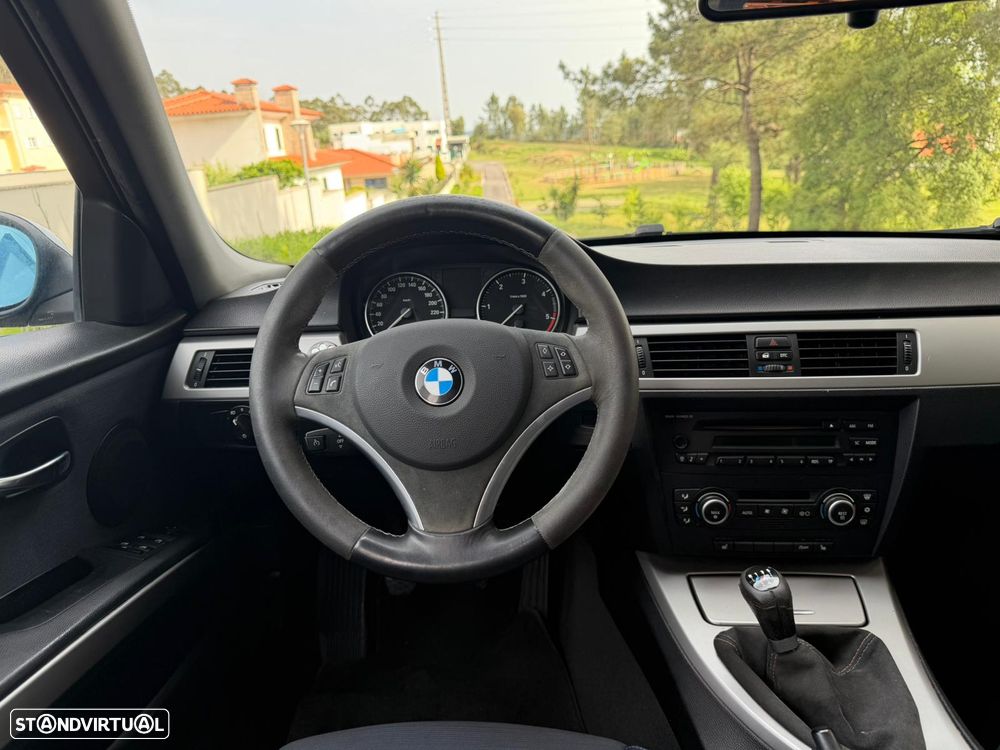 BMW 318 d Sport - 8