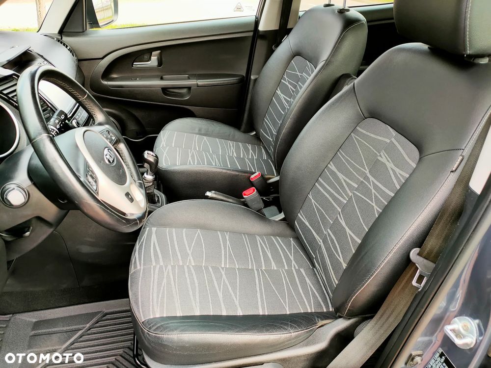 Kia Venga 1.4 CVVT Vision - 12