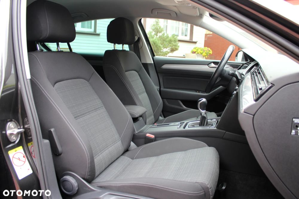 Volkswagen Passat 2.0 TDI EVO Business DSG - 9