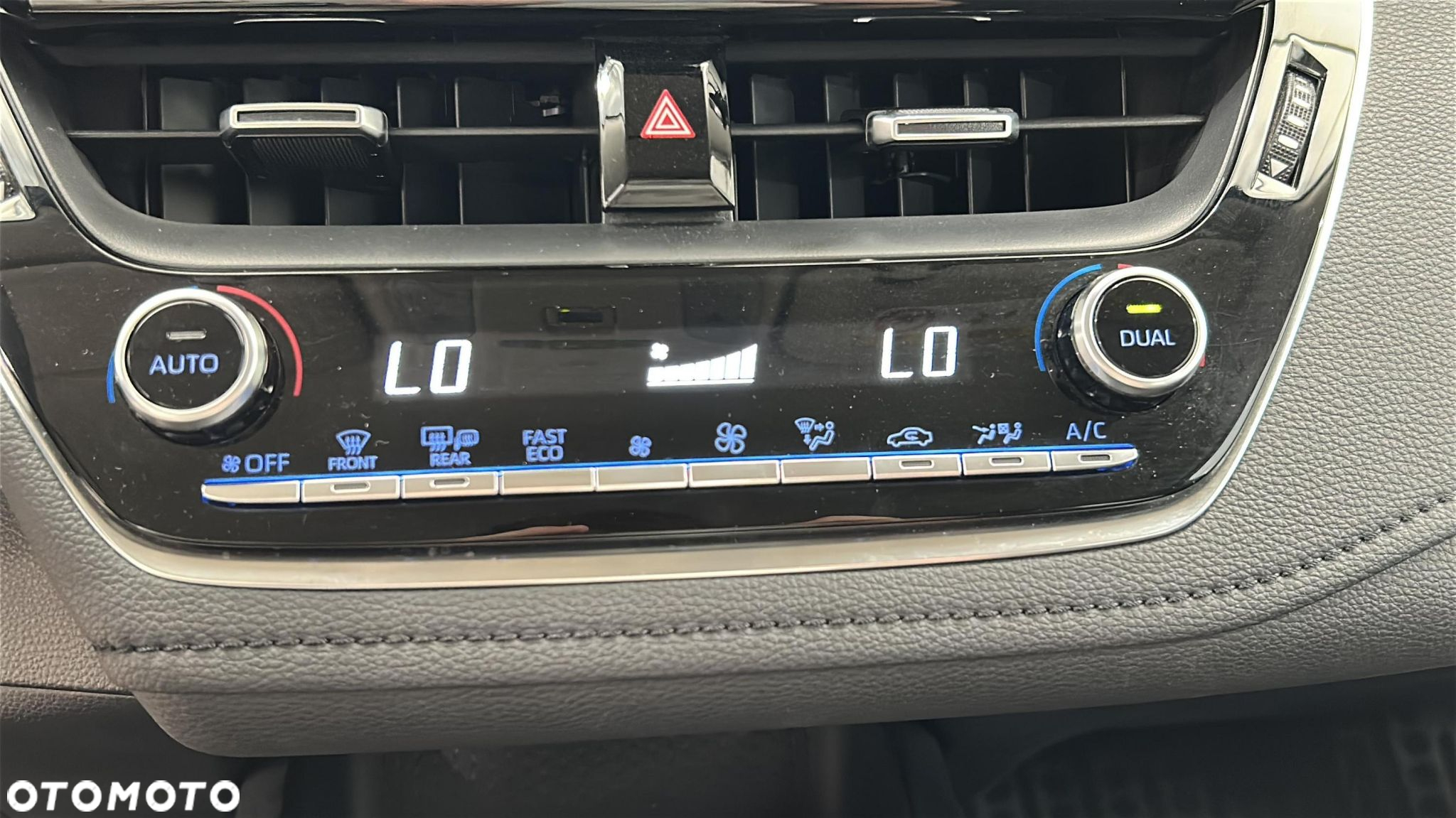 Toyota Corolla - 22