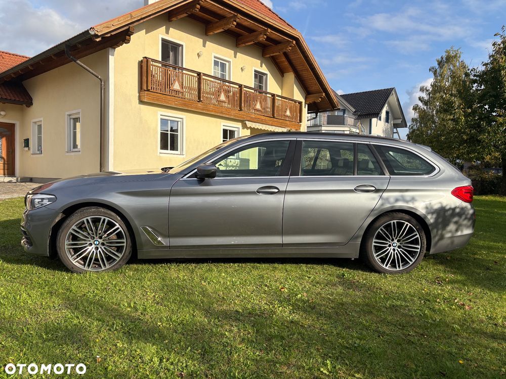 BMW Seria 5 530d xDrive Sport Line - 2
