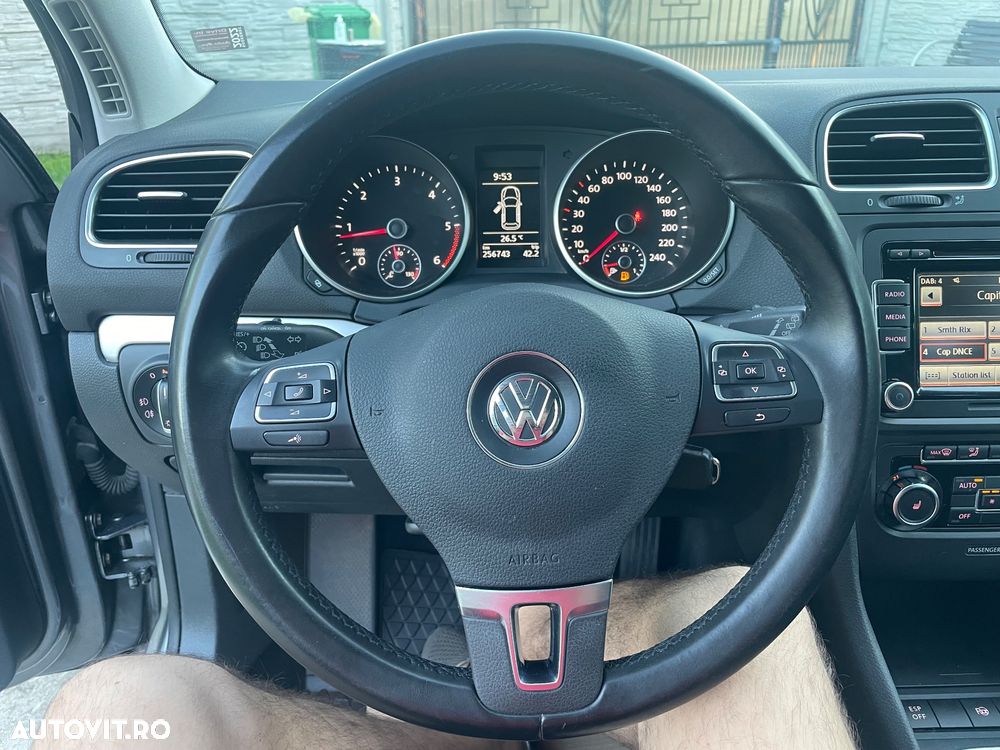 Volkswagen Golf - 27
