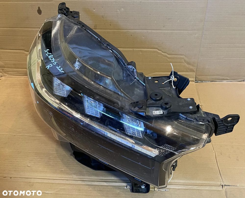 Lampa LED prawy przód Suzuki SX4 S-Cross 2022r 1.4 TB Hyb OE - 1