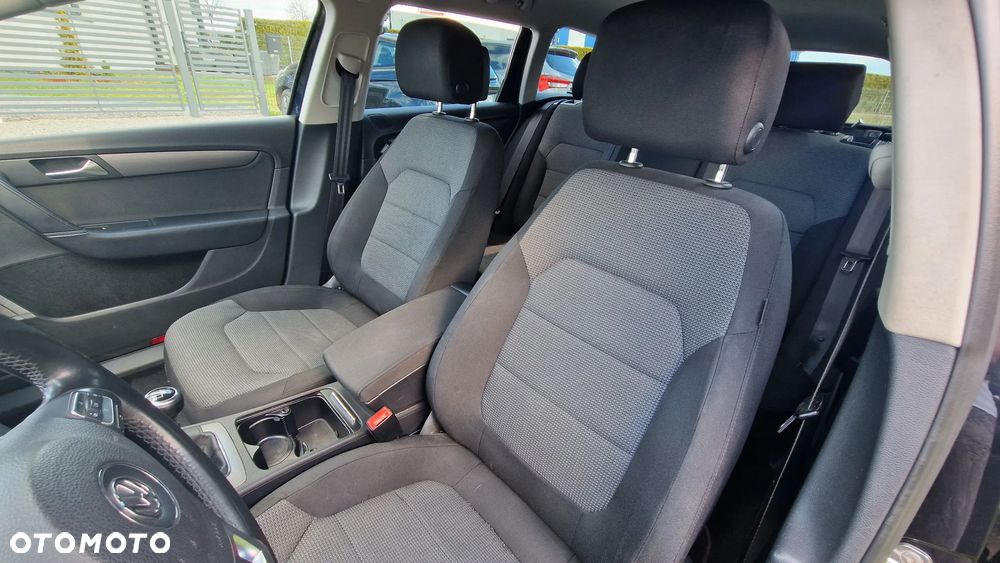 Volkswagen Passat 2.0 TDI BlueMotion Technology Comfortline - 13