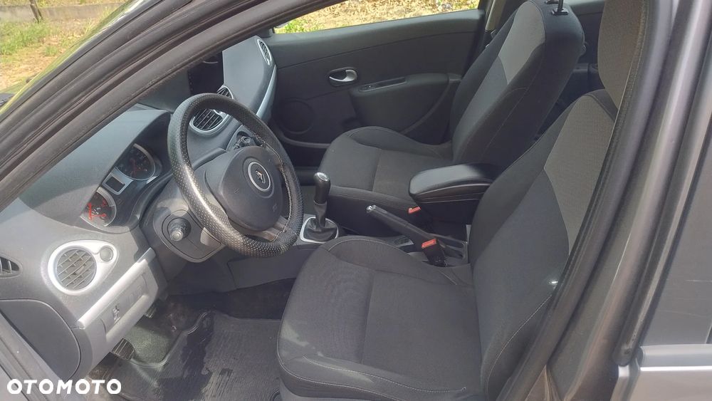 Renault Clio 1.5 dCi Alize - 13