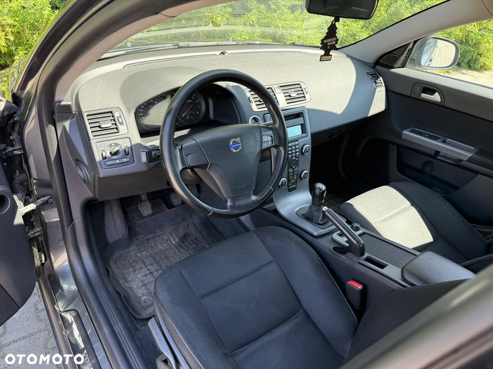 Volvo S40 2.0 - 15