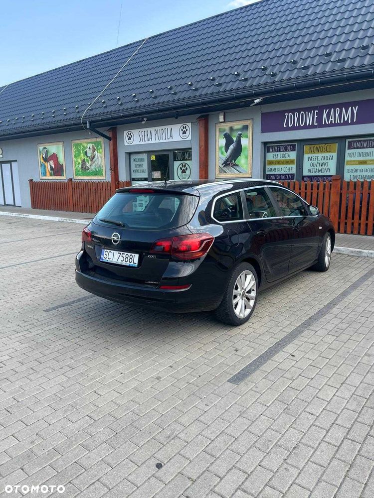 Opel Astra 2011 photo 3