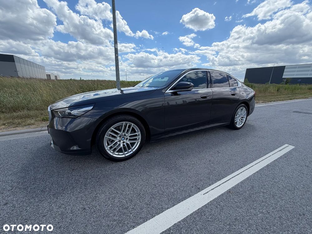 BMW Seria 5 520i mHEV - 17