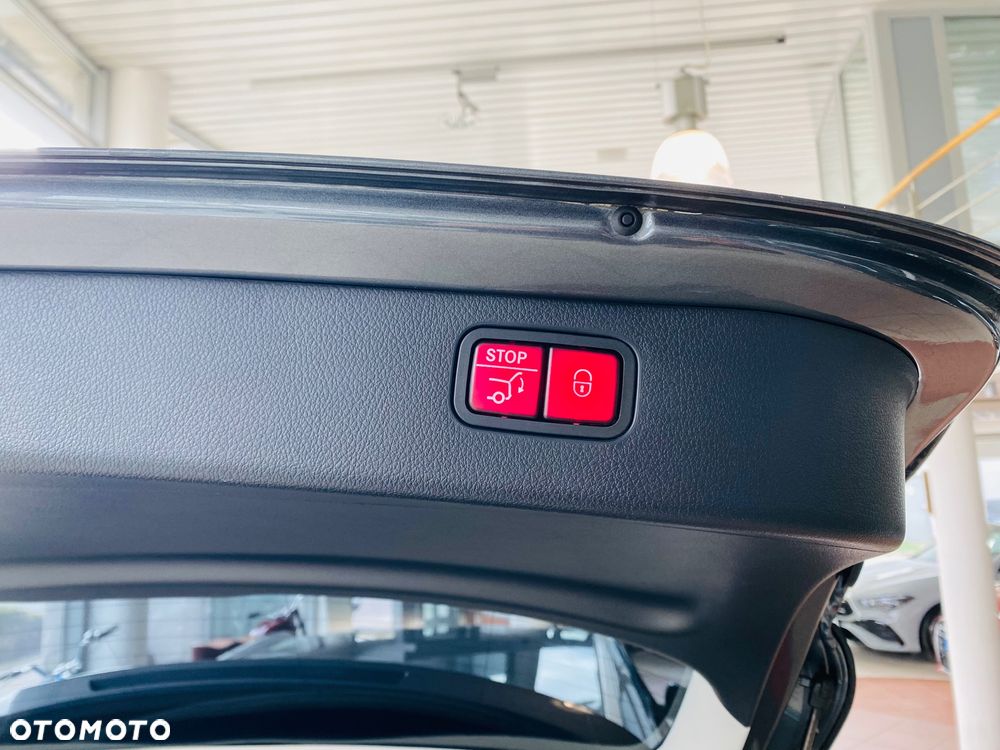 Mercedes-Benz Klasa C 220 d mHEV - 11