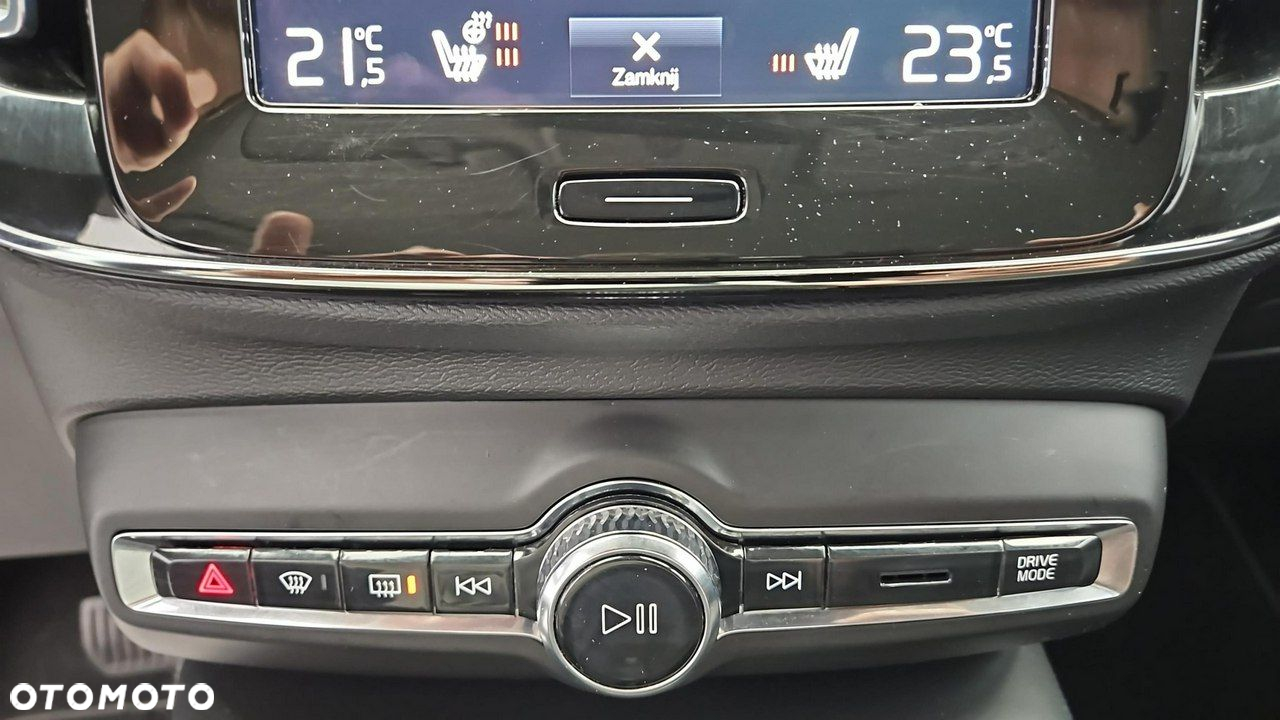 Volvo XC 40 T3 Momentum Pro - 19