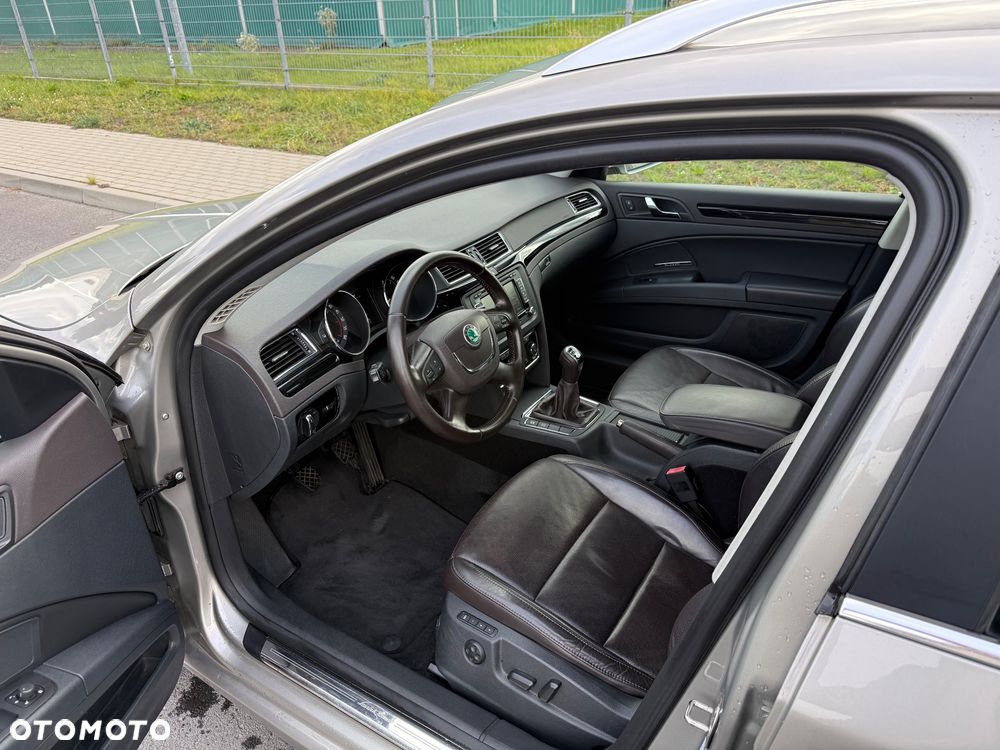Skoda Superb 2.0 TDI L&K - 12