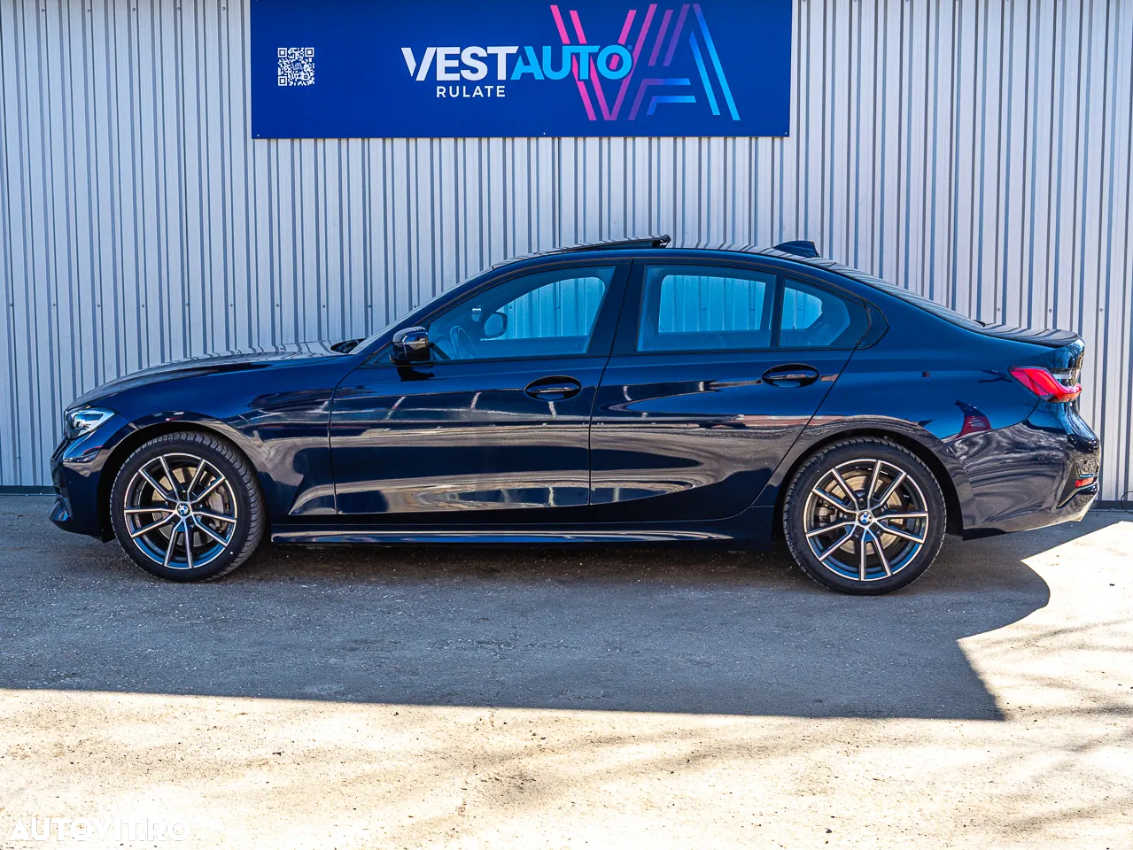 BMW Seria 3 330i AT - 28