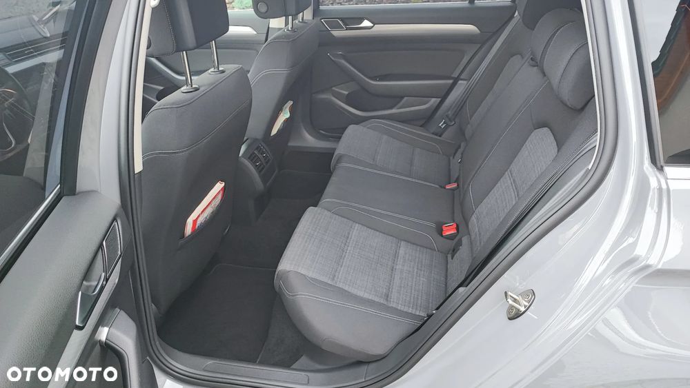 Volkswagen Passat 2.0 TSI Business DSG - 26