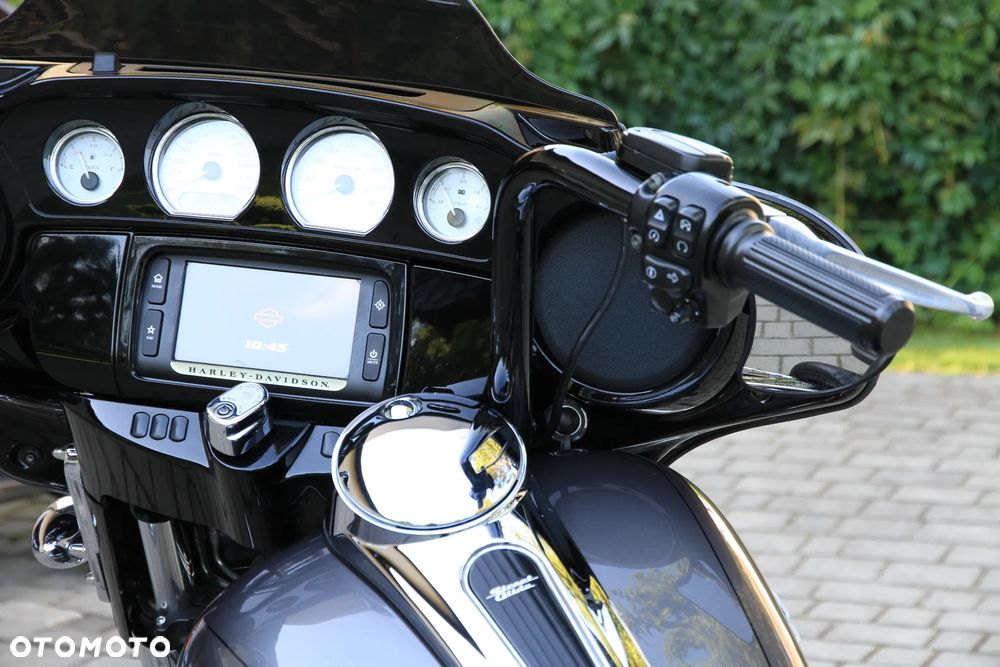 Harley-Davidson Touring Street Glide - 24