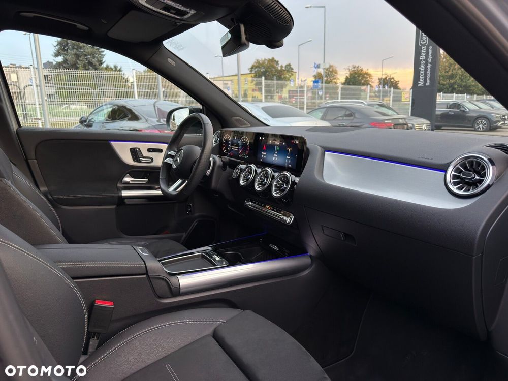 Mercedes-Benz GLA - 26