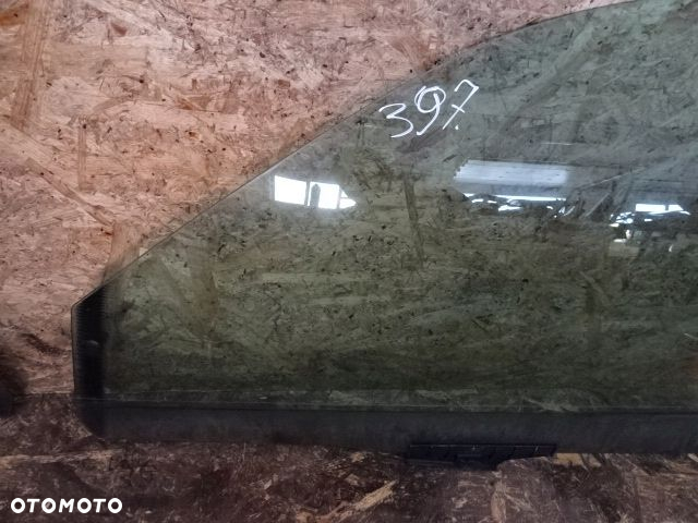 SZYBA BOCZNA DRZWI LEWY PRZÓD AUDI A6 C4 KOMBI - 2