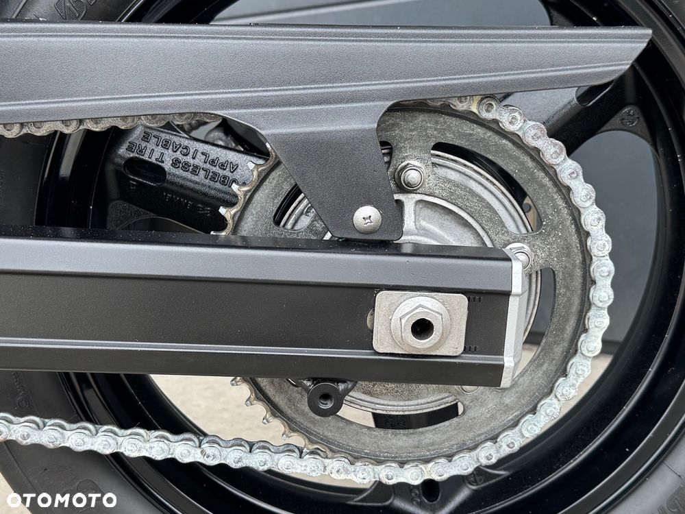 Suzuki V-STROM - 32