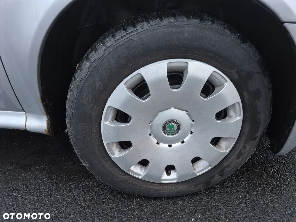 Skoda Octavia 1.6 Tour - 12