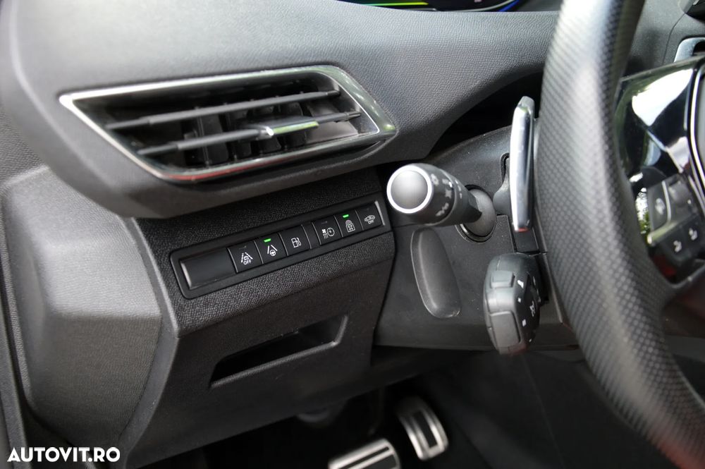 Peugeot 3008 PHEV 300 EAT8 4X4 GT - 11