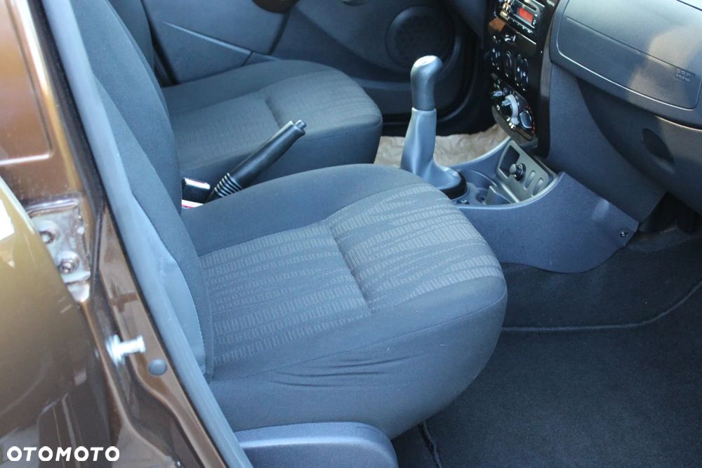 Dacia Duster 1.6 - 22