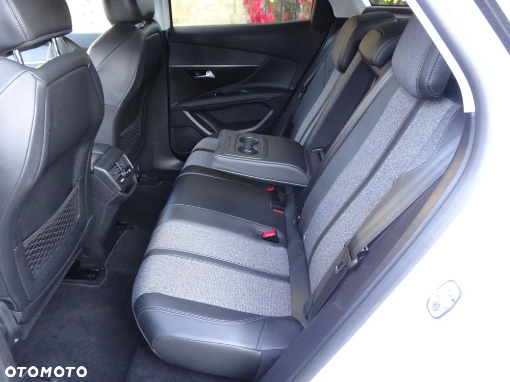 Peugeot 3008 PureTech 130 Stop & Start GPF Active - 23