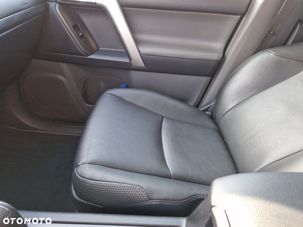 Toyota Land Cruiser 3.0 D-4D Automatik Executive - 34