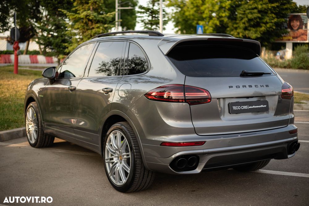 Porsche Cayenne - 18