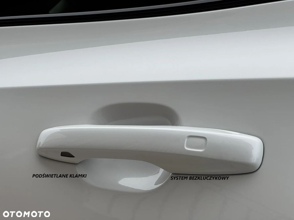 Volvo XC 60 B4 D Plus Dark - 34