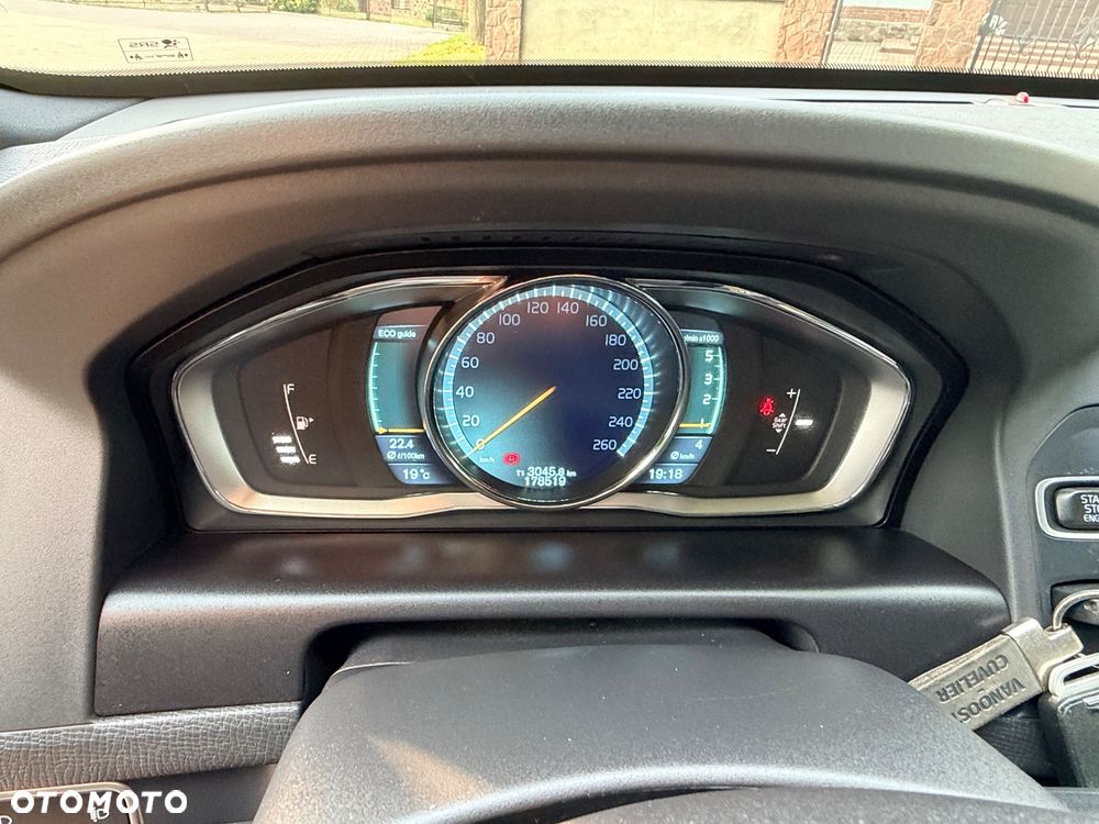 Volvo XC 60 D3 Momentum - 28