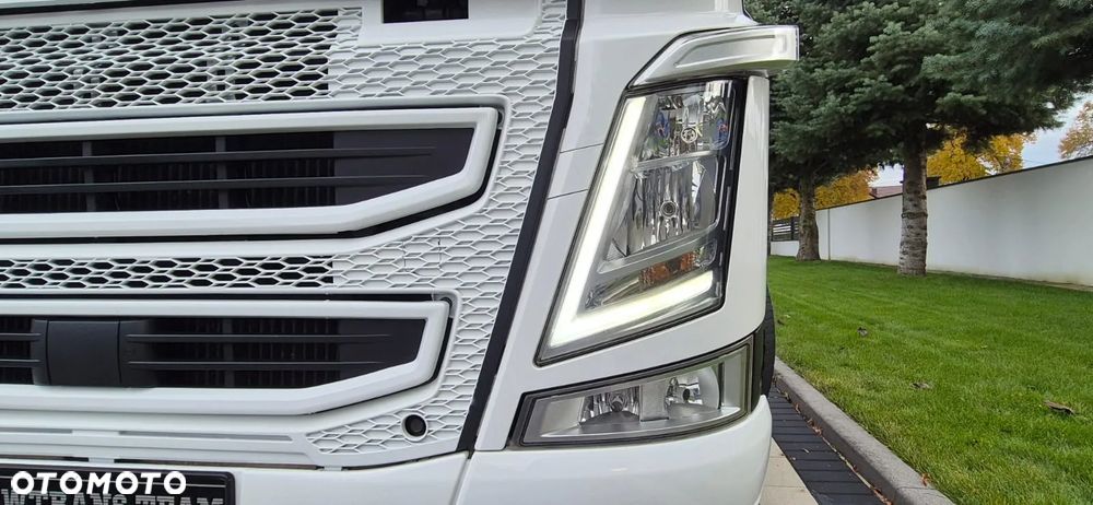 Volvo VOLVO///FH///500///GLOBETROTTER/ XXL///2018///NOWE OPONY/// ZABUDOWY MIĘDZYOSIOWE/// WYŚWIETLACZ OBCIĄŻENIA/// STANDARD/STAN BARDZO DOBRY - 16