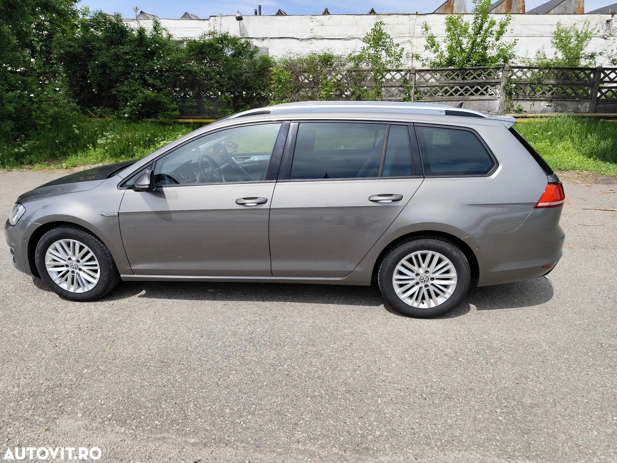 Volkswagen Golf Cabrio 2.0 TDI BlueMotion Technology - 1