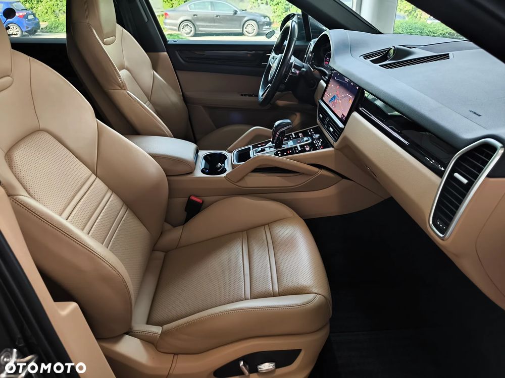 Porsche Cayenne Standard - 18