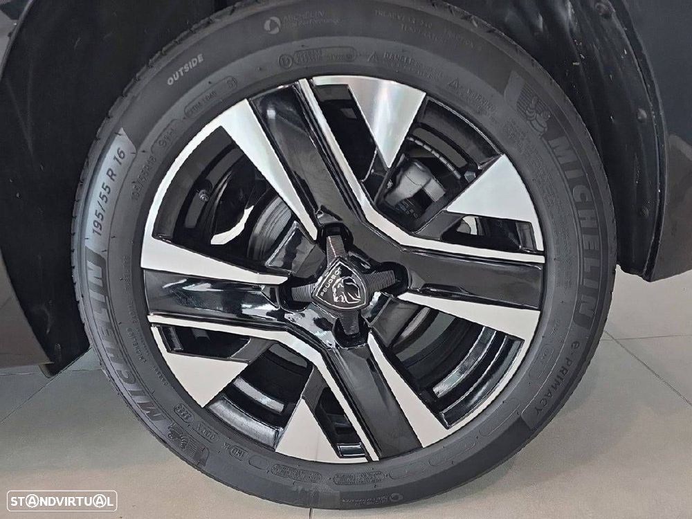 Peugeot 208 1.2 Hybrid Allure e-DCS6 - 11